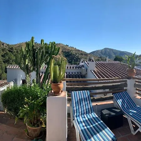 Jardin Piscina Climatizada Villa Frigiliana